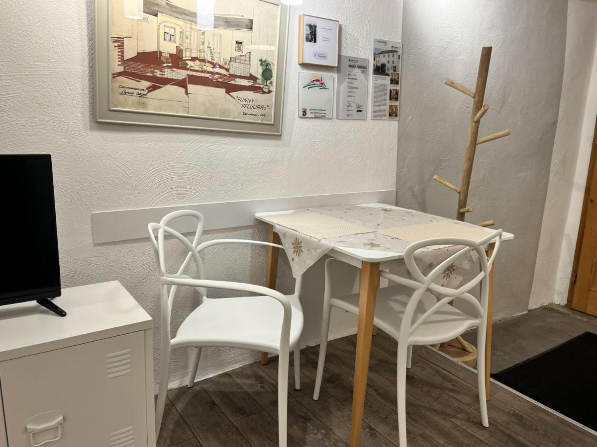Living-In-History: Historischer Charme Und Design Dudeldorf Esterno foto